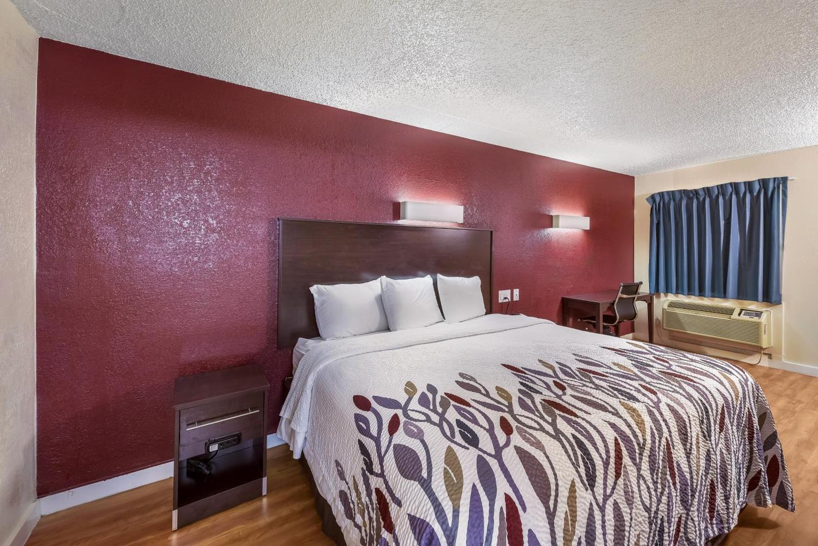 Red Roof Inn Plano Main image 1