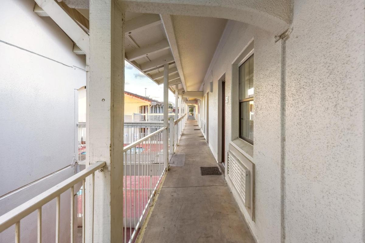Popular attractions Area Nearby Property